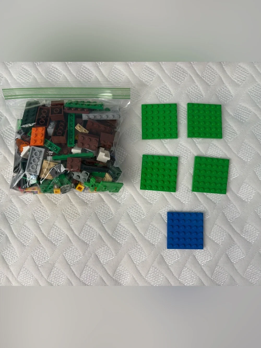 Lego Minecraft The Bee Farm - Picture 4 of 4
